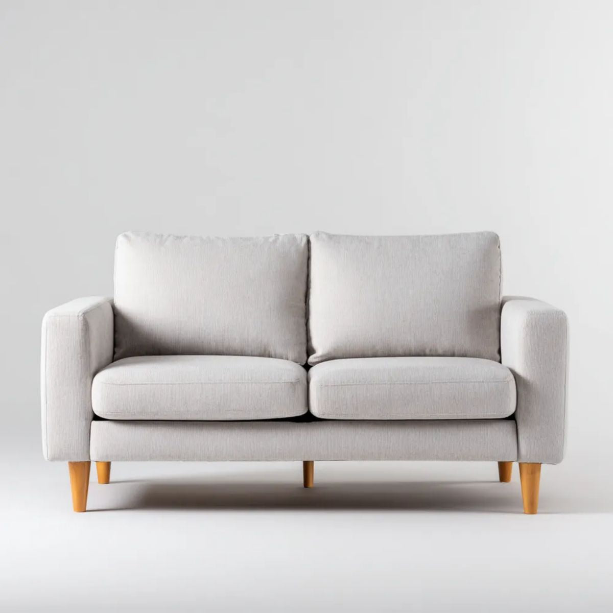 Sofa dwuosobowa jasnoszara z tapicerką poliestrową i drewnianymi nogami, 150 × 85 × 85 cm